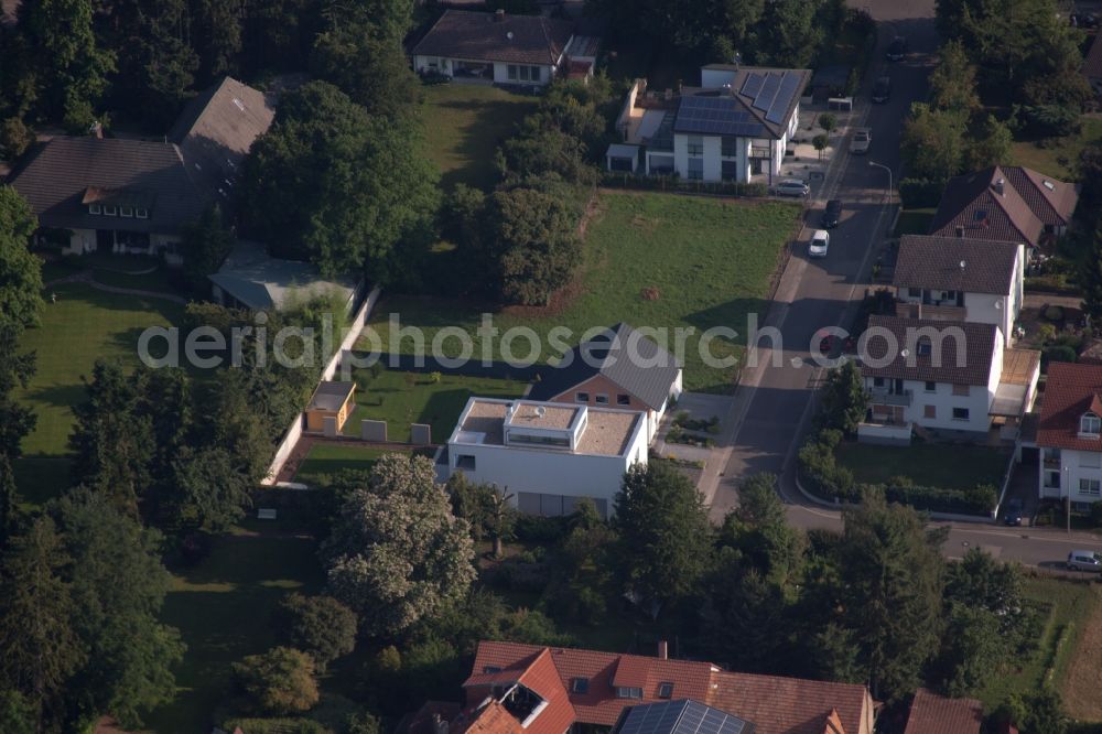 Aerial photograph Kandel - Luxury villa in residential area of single-family settlement in of Eichendorffstrasse in Kandel in the state Rhineland-Palatinate, Germany