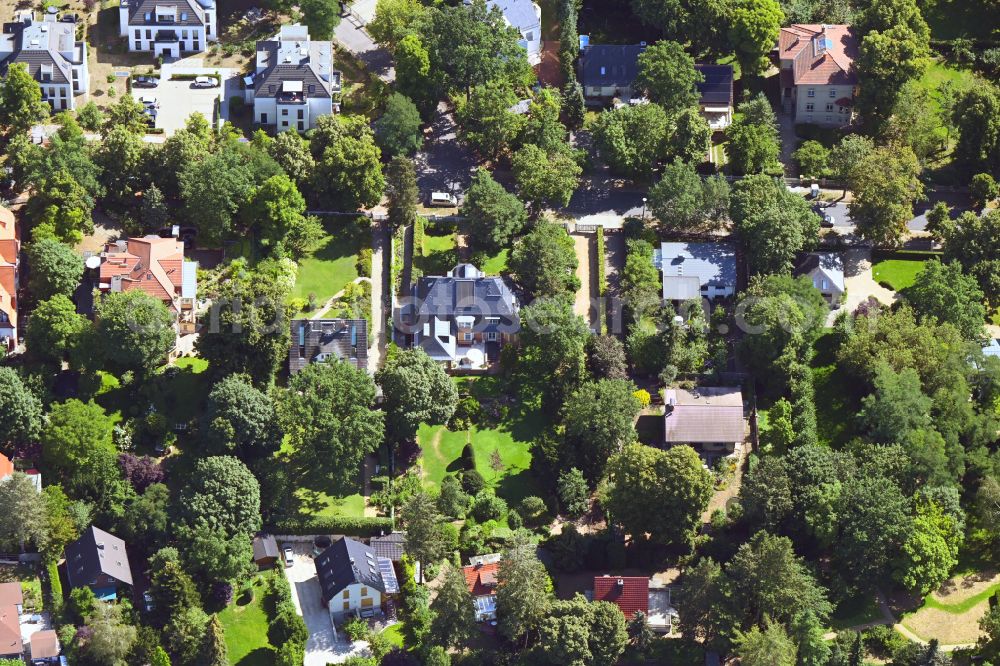 Potsdam from the bird's eye view: Luxury villa in residential area of single-family settlement on Rosa-Luxemburg-Strasse in the district Babelsberg Nord in Potsdam in the state Brandenburg, Germany