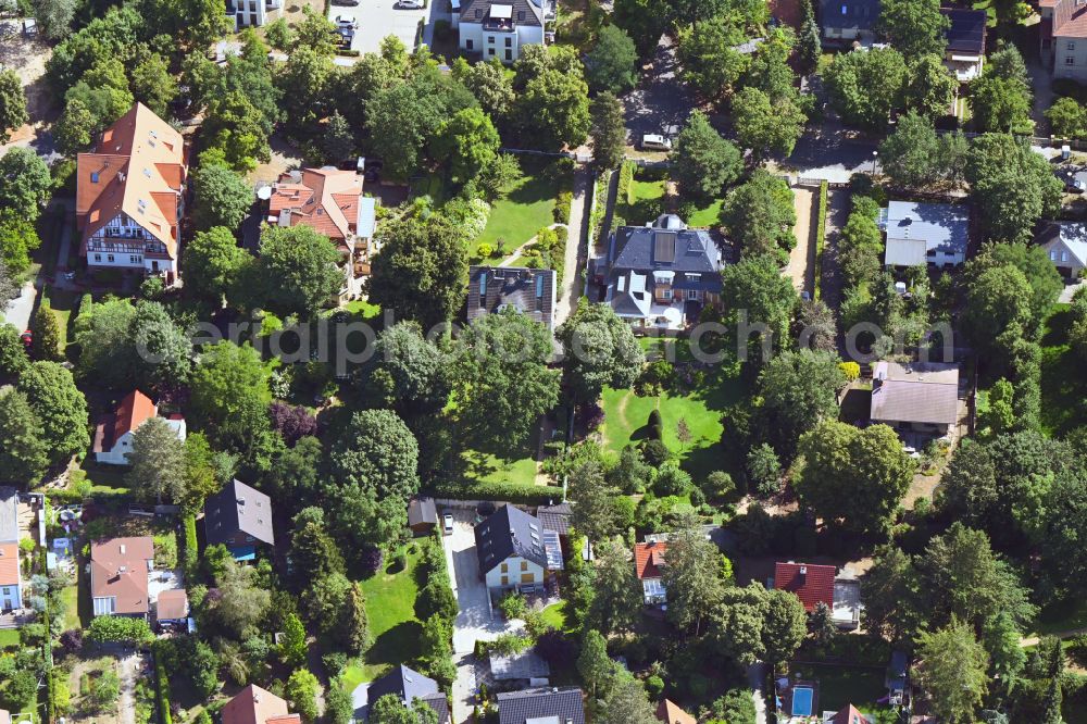 Aerial image Potsdam - Luxury villa in residential area of single-family settlement on Rosa-Luxemburg-Strasse in the district Babelsberg Nord in Potsdam in the state Brandenburg, Germany