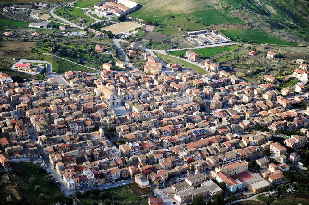 Villalba / Sizilien from above - Cityscape of Villalba with the church San Giuseppe at Sicily in Italy