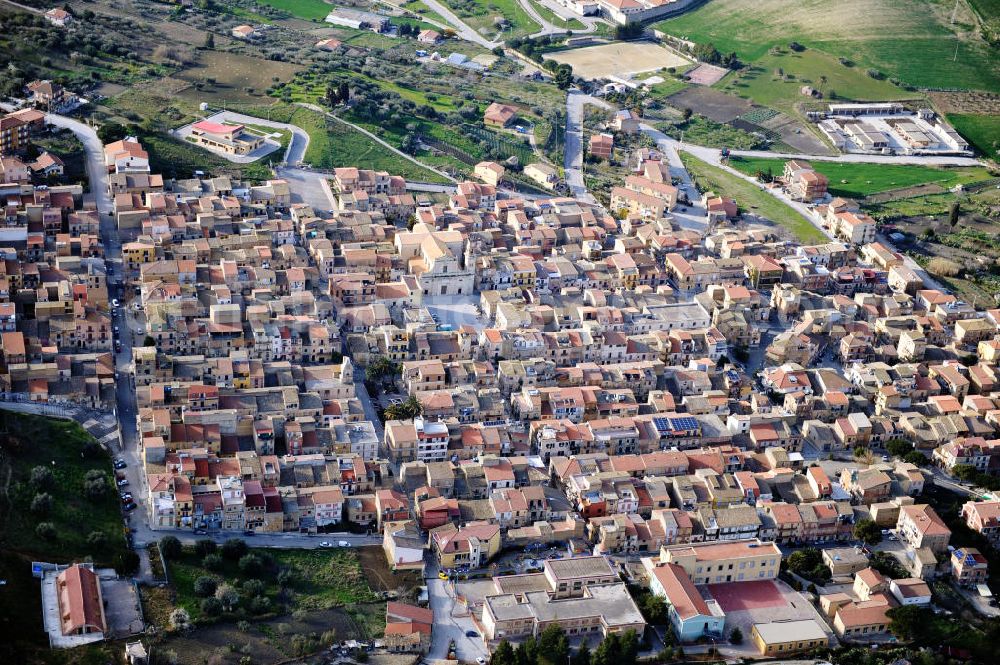 Villalba / Sizilien from the bird's eye view: Cityscape of Villalba with the church San Giuseppe at Sicily in Italy