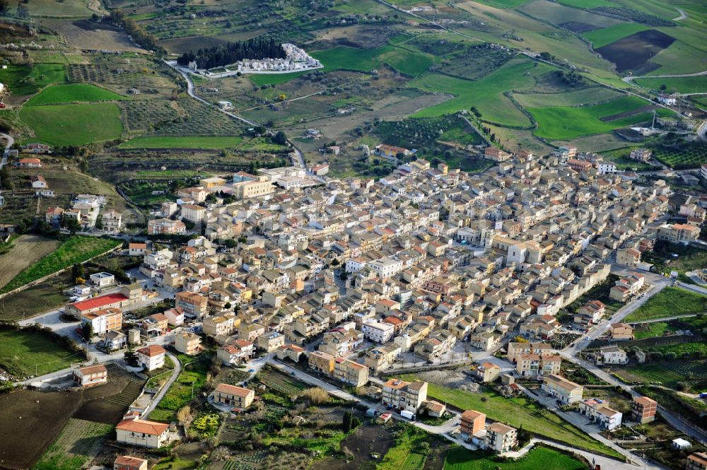 Villalba / Sizilien from the bird's eye view: Cityscape of Villalba with the church San Giuseppe at Sicily in Italy