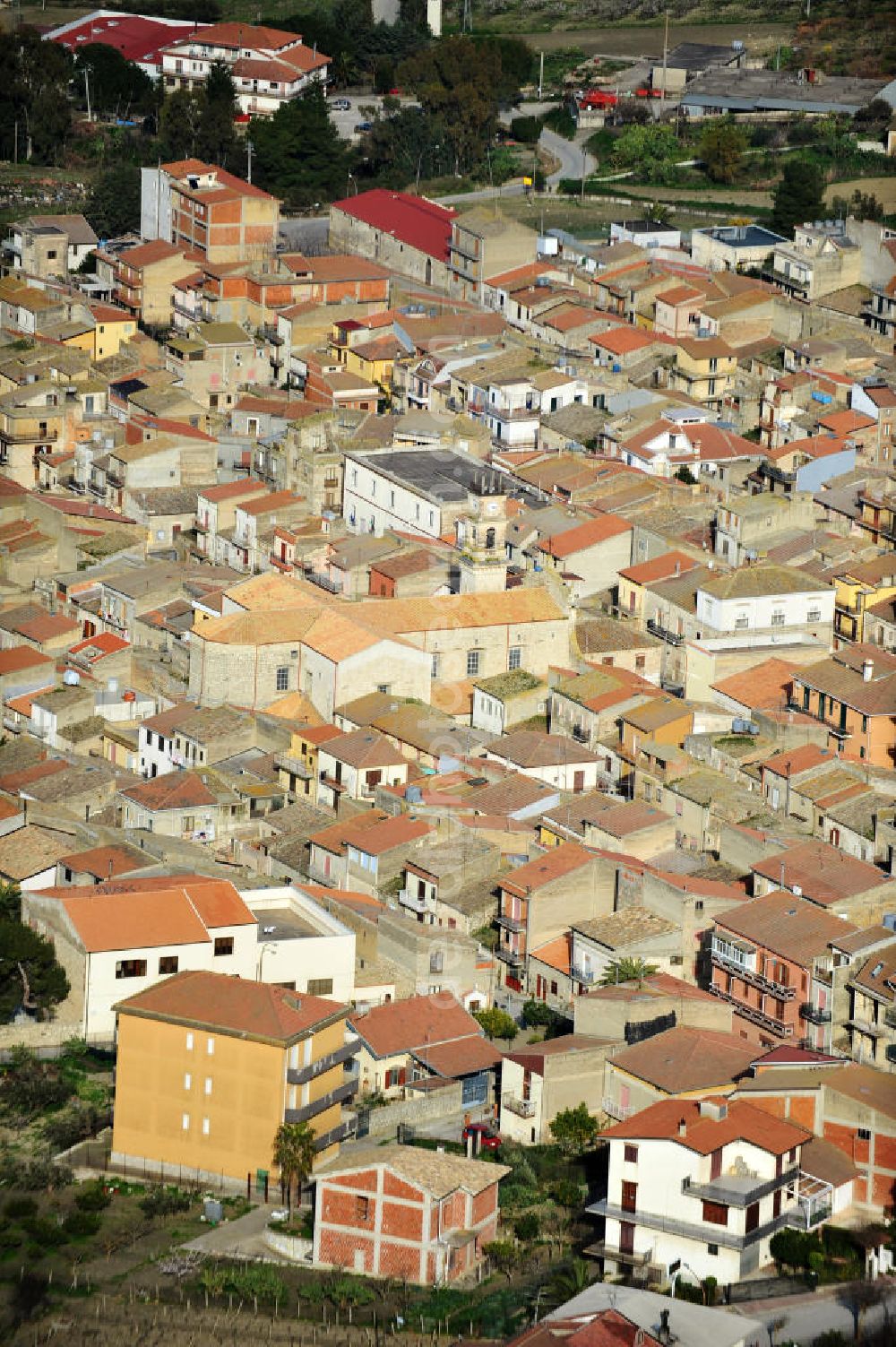 Villalba / Sizilien from above - Cityscape of Villalba with the church San Giuseppe at Sicily in Italy