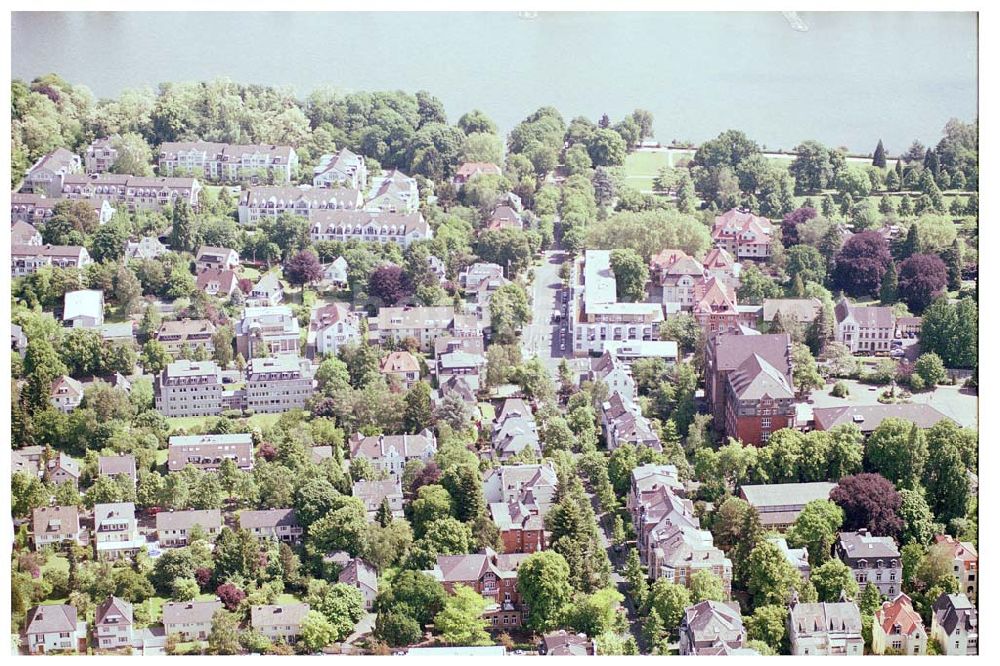 Bad Godesberg / Bonn from above - 28.05.04 Bad Godesberg / Bonn Villenviertel an der Rheinstraße Ecke Jean-Paul-Straße in Bonn. Ein Objekt der IKV GmbH Wiesbaden.