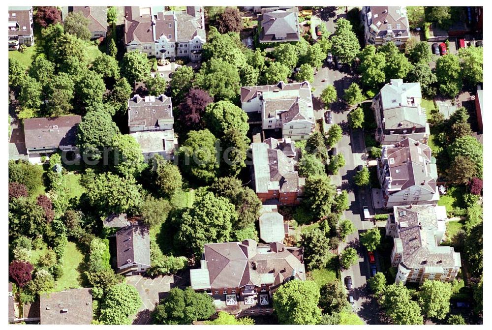 Bad Godesberg / Bonn from the bird's eye view: 28.05.04 Bad Godesberg / Bonn Villenviertel an der Rheinstraße Ecke Jean-Paul-Straße in Bonn. Ein Objekt der IKV GmbH Wiesbaden.