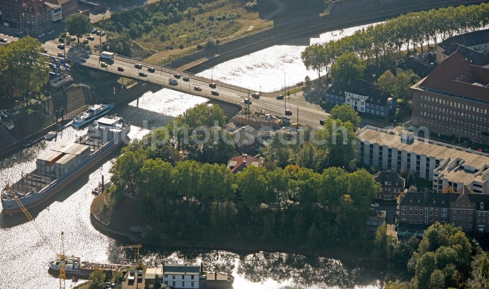 Duisburg from above - View of the Vinckecanal in Duisburg in the state North Rhine-Westphalia