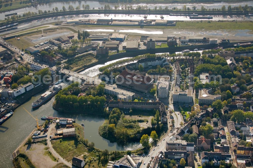 Aerial image Duisburg - View of the Vinckecanal in Duisburg in the state North Rhine-Westphalia