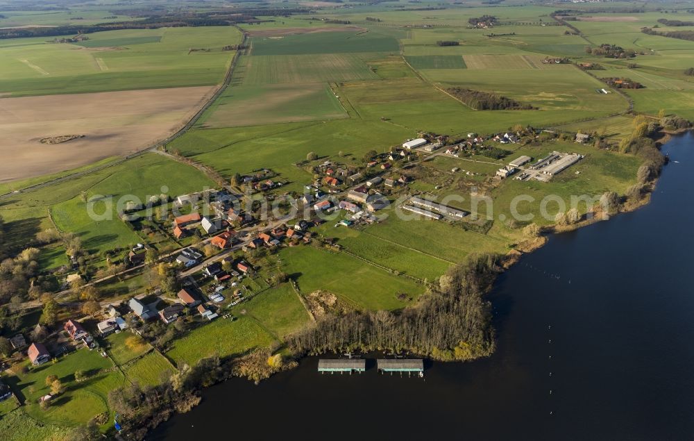 Vipperow from above - The municipality Vipperow along the Dorfstrasse and the Solzower Strasse on the Kleine Müritz in the state Mecklenburg-Western Pomerania. It is a part of Mecklenburg Lake District