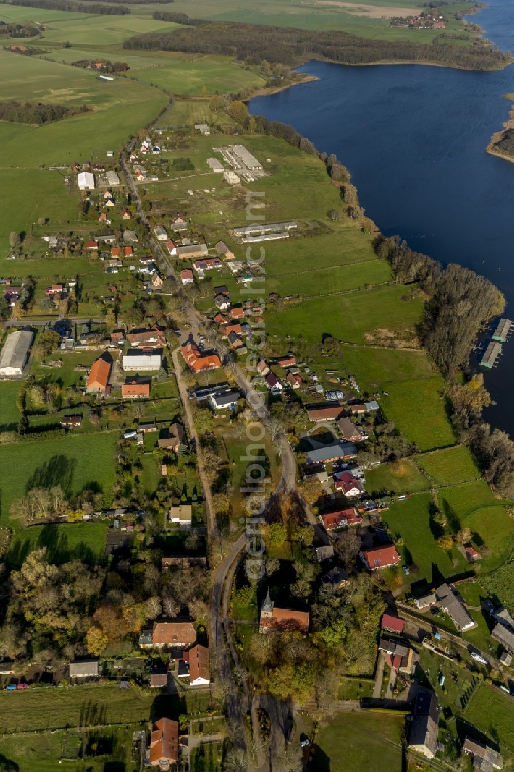 Vipperow from above - The municipality Vipperow along the Dorfstrasse and the Solzower Strasse on the Kleine Müritz in the state Mecklenburg-Western Pomerania. It is a part of Mecklenburg Lake District