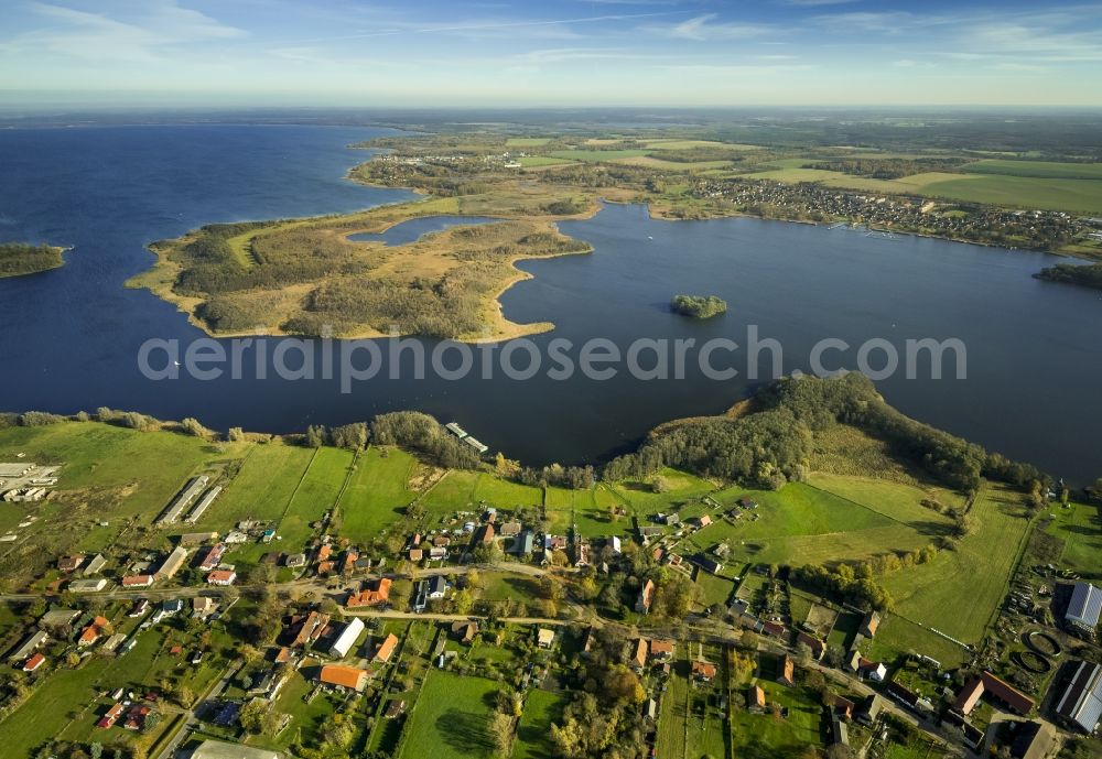 Aerial photograph Vipperow - The municipality Vipperow along the Dorfstrasse on the Kleine Müritz in the state Mecklenburg-Western Pomerania. It is a part of Mecklenburg Lake District