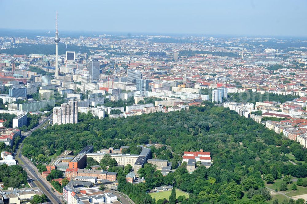 Aerial image Berlin Friedrichshain - Krankenhaus Vivantes Klinikum im Friedrichshain in Berlin. Hospital Vivantes clinical centre in Friedrichshain in Berlin.