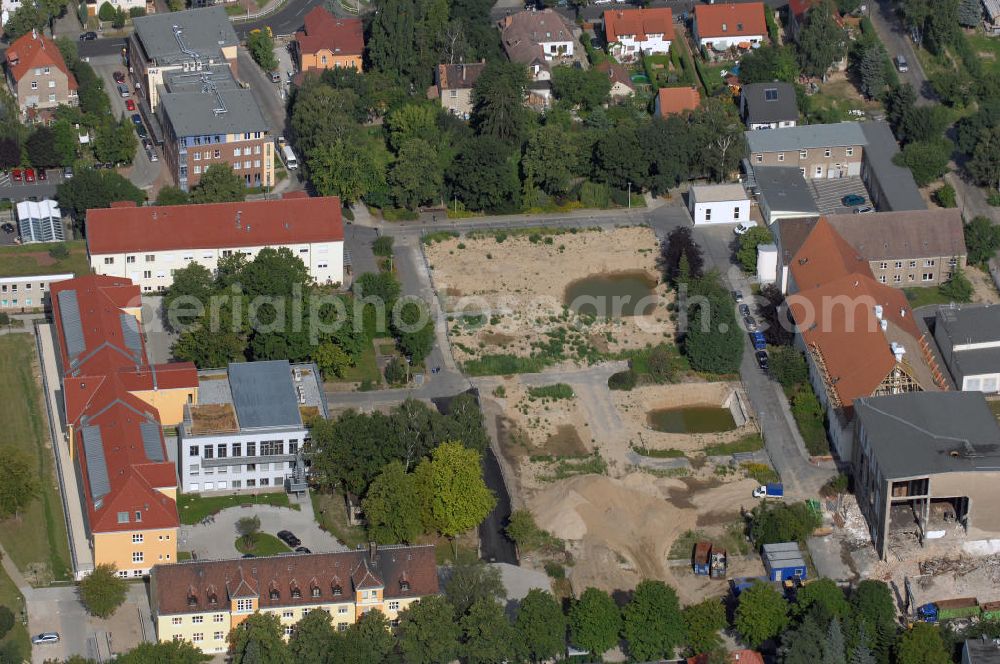 Berlin from the bird's eye view: Blick auf das Vivantes Klinikum in Hellersdorf (ehemaliges Krankenhaus Kaulsdorf) an der Myslowitzer Straße 45 in 12621 Berlin. Das Vivantes Klinikum Hellersdorf ist Akademisches Lehrkrankenhaus der Charité - Universitätsmedizin Berlin. Zum Klinikum gehören unter an derem ein Zentrum für Typ 1 und 2 Diabetes mellitus, ein Schwerpunkt für Gerontopsychiatrie, sowie die Klinik für Psychiatrie, Psychotherapie und Psychosomatik. Derzeit finden umfangreiche Neubau-, Sanierungs- und Umbauarbeiten statt.