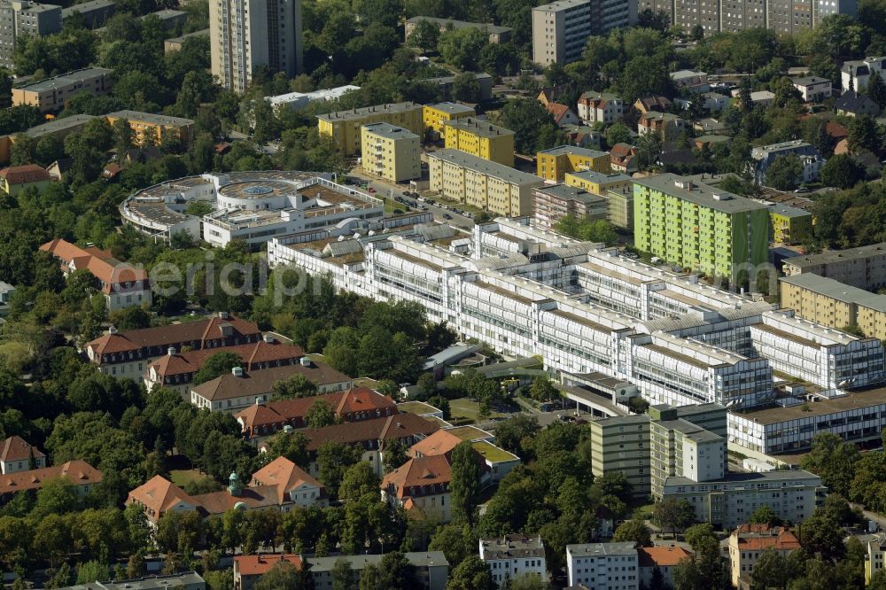 Aerial image Berlin - The Vivantes Hospital Neukoelln in Berlin in the district Britz. The hospital at the Rudower Strasse is an academic teaching hospital by the Charité-Universitaetsmedizin Berlin. The building was designed by architect Reinhold Kiehl