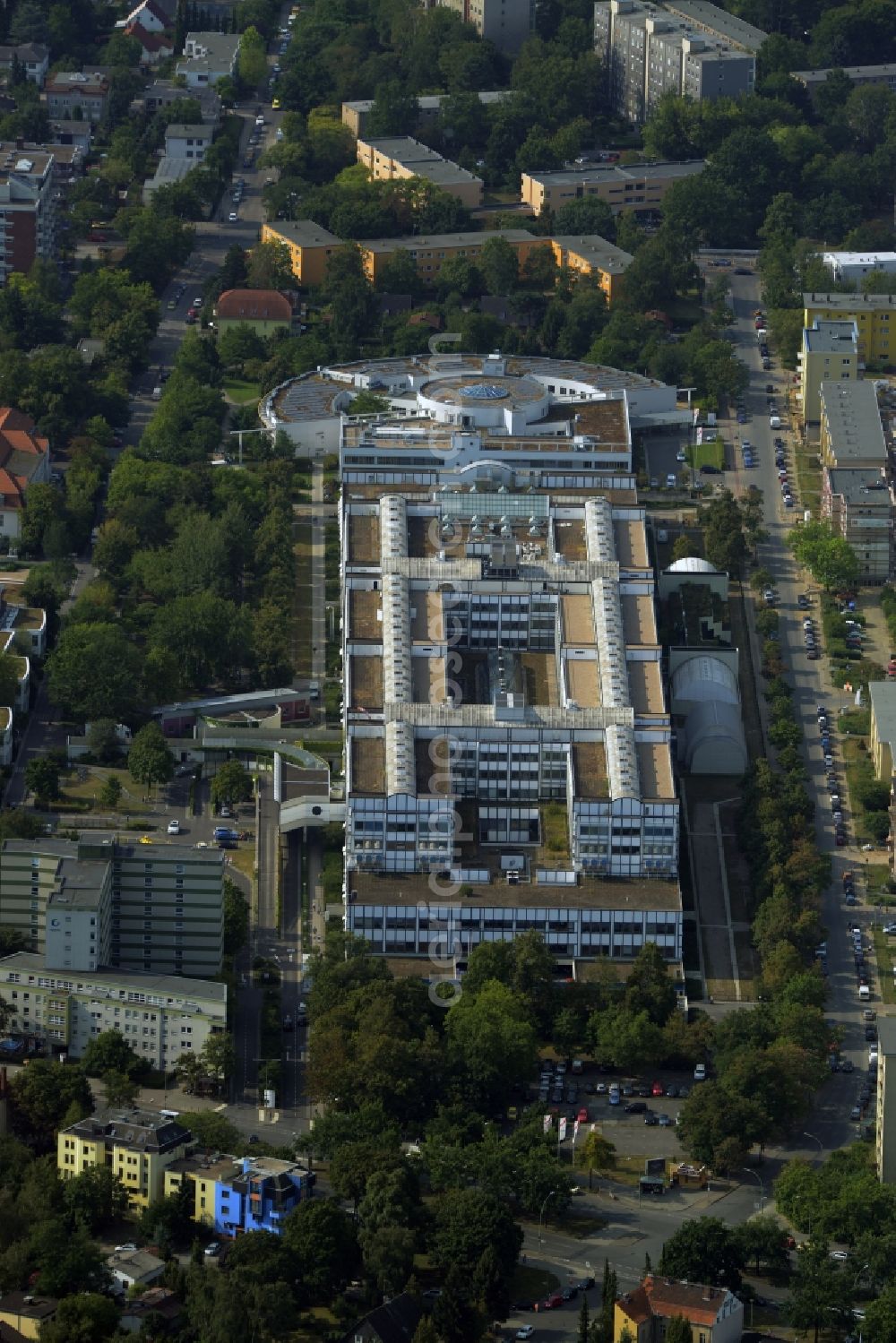 Berlin from the bird's eye view: The Vivantes Hospital Neukoelln in Berlin in the district Britz. The hospital at the Rudower Strasse is an academic teaching hospital by the Charité-Universitaetsmedizin Berlin. The building was designed by architect Reinhold Kiehl