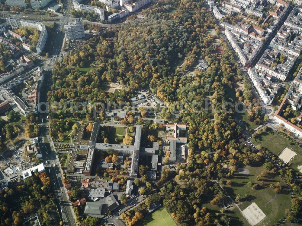 Aerial image Berlin - Vivantes Hospital in the Urban Park Volkspark Friedrichshain in the Friedrichshain part of Berlin. The Vivantes clinical hospital is located on Landsberger Allee. A restaurant and an artificial pond are located in the park as well. The urban park was the first communal park of the city