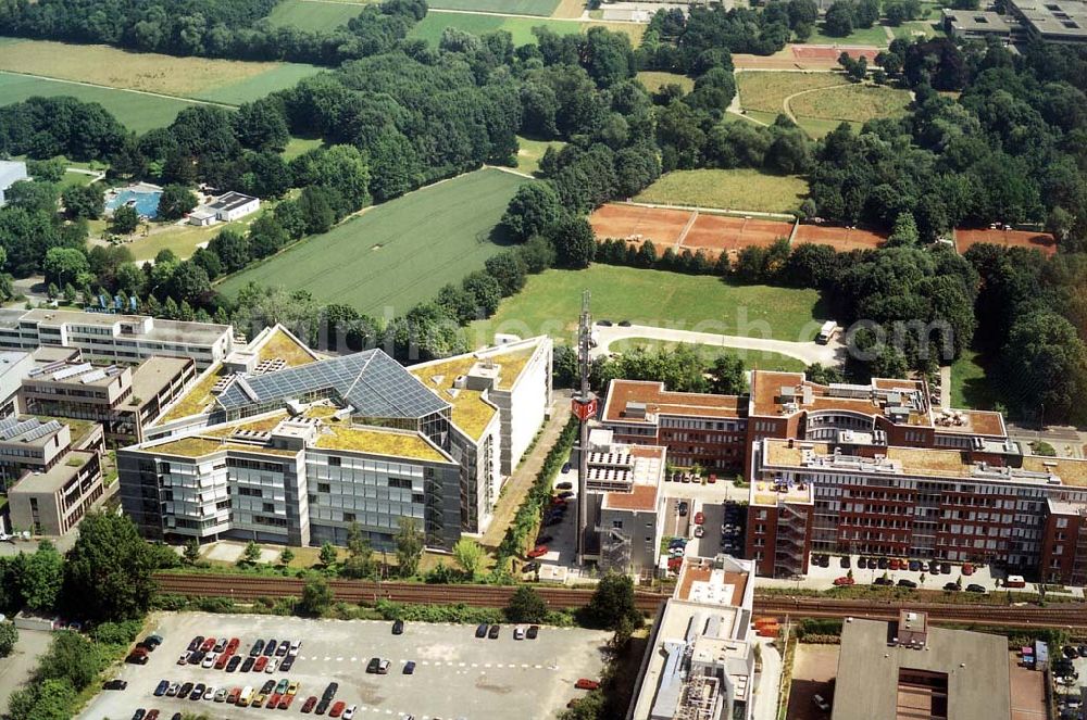 Frankfurt am Main from above - Vodafone- Verwaltungskomplex im Stadteil Schwalbach in Frankfurt / Main.