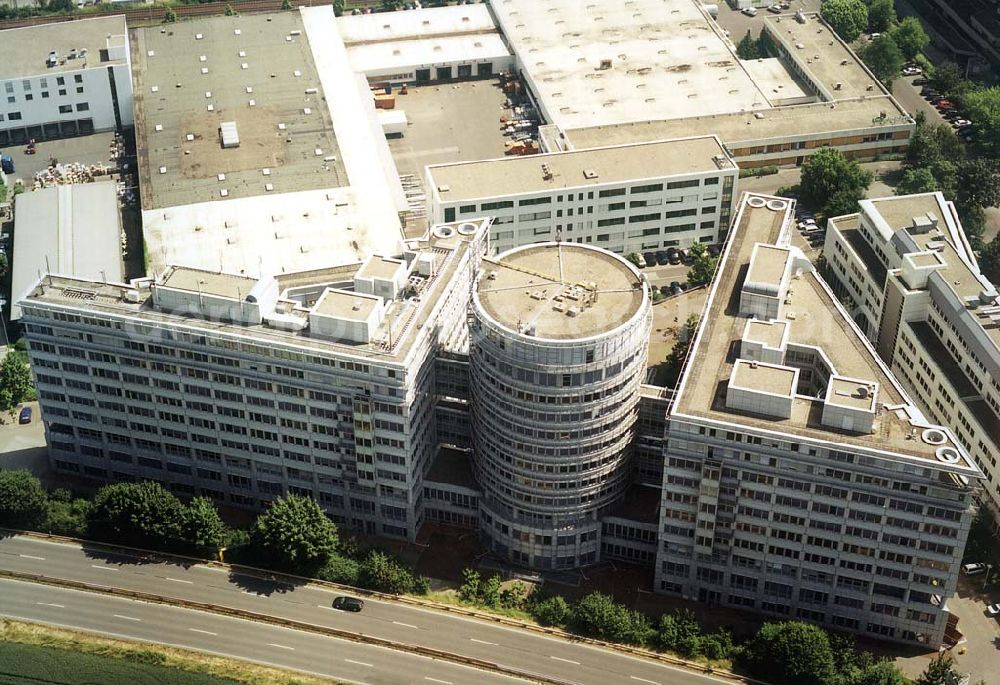 Frankfurt am Main from the bird's eye view: Vodafone- Verwaltungskomplex im Stadteil Schwalbach in Frankfurt / Main.