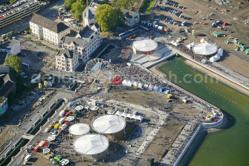 Aerial photograph Dortmund - Volksfest an der Hörder Burg zur Flutung des Phoenix-Sees. Festival at the Castle Horde in celebration of the flooding of the Lake Phoenix.