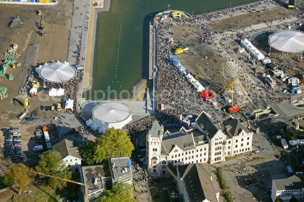 Aerial photograph Dortmund - Volksfest an der Hörder Burg zur Flutung des Phoenix-Sees. Festival at the Castle Horde in celebration of the flooding of the Lake Phoenix.