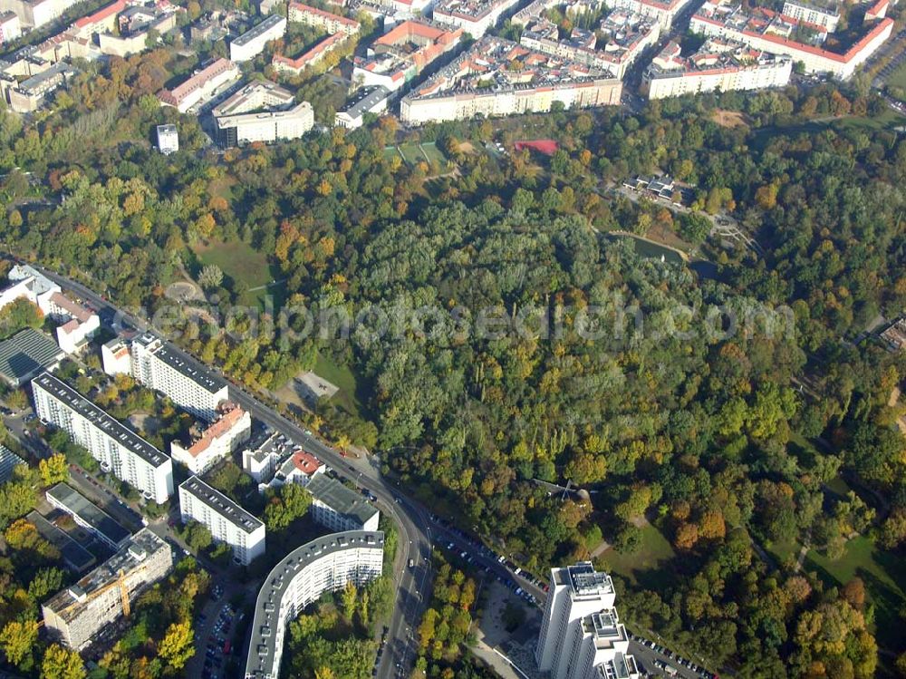 Berlin- Friedrichshain from above - 20.10.2004 Blick auf den Volkspark mitten in Berlin-Friedrichshain.