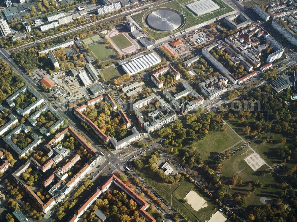 Aerial image Berlin - Urban Park Volkspark Friedrichshain and Velodrom and Sports Park in the Prenzlauer Berg part of Berlin. The urban park was the first communal park of the city. The velodrom and event location with the other sports facilities is located on Landsberger Allee at the overground station of the same name