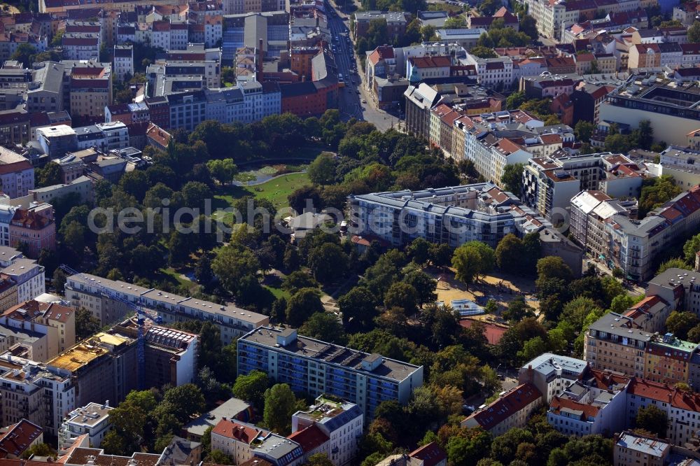 Berlin OT Mitte from above - View of the Volkspark am Weinberg in the district of Mitte in Berlin