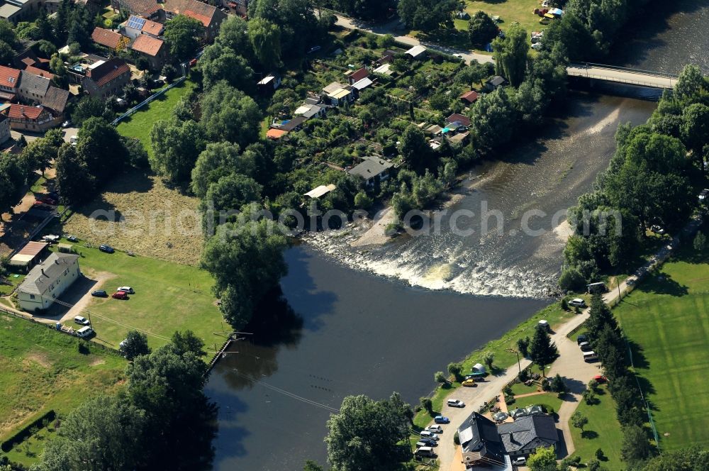 Aerial image Rudolstadt - Near the district Volkstedt of Rudolstadt in Thuringia, the so-called Volkstedter weir dams the river Saale