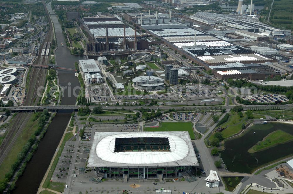 Wolfsburg from the bird's eye view: Blick auf die Volkswagen Arena in den Allerwiesen 1 in 38446 Wolfsburg. Das moderne Stadion ist Heimstätte des VfL Wolfsburg. View of the Volkswagen Arena in Wolfsburg Allerwiese 1 in 38 446. The modern stadium is home to VfL Wolfsburg.