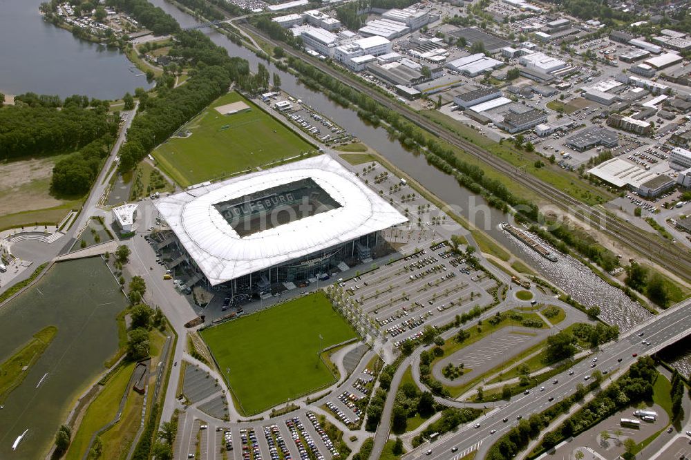 Aerial photograph Wolfsburg - Blick auf die Volkswagen Arena in den Allerwiesen 1 in 38446 Wolfsburg. Das moderne Stadion ist Heimstätte des VfL Wolfsburg. View of the Volkswagen Arena in Wolfsburg Allerwiese 1 in 38 446. The modern stadium is home to VfL Wolfsburg.