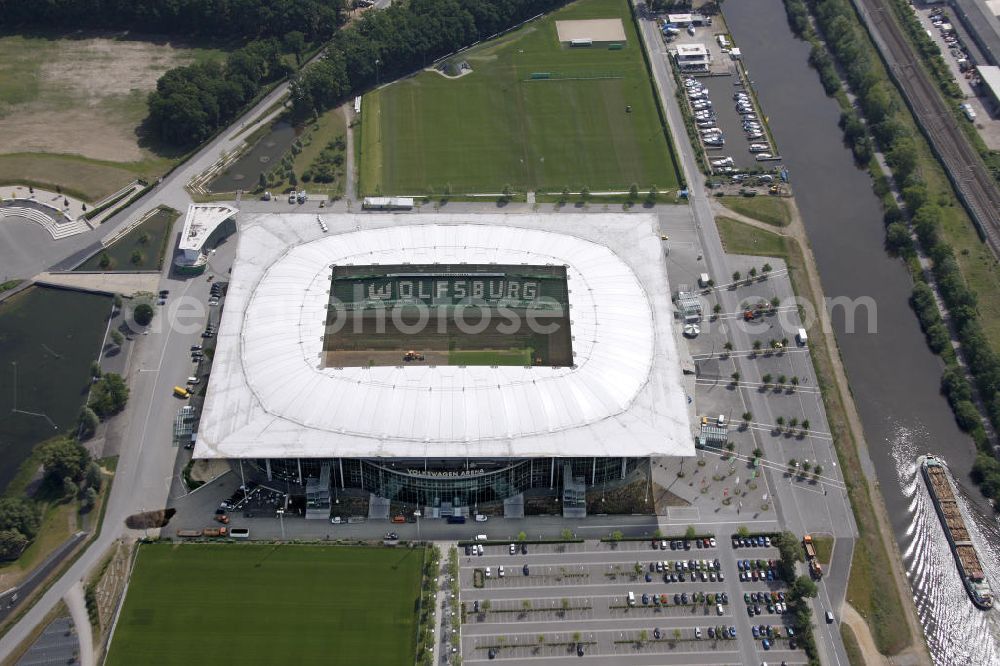 Wolfsburg from above - Blick auf die Volkswagen Arena in den Allerwiesen 1 in 38446 Wolfsburg. Das moderne Stadion ist Heimstätte des VfL Wolfsburg. View of the Volkswagen Arena in Wolfsburg Allerwiese 1 in 38 446. The modern stadium is home to VfL Wolfsburg.