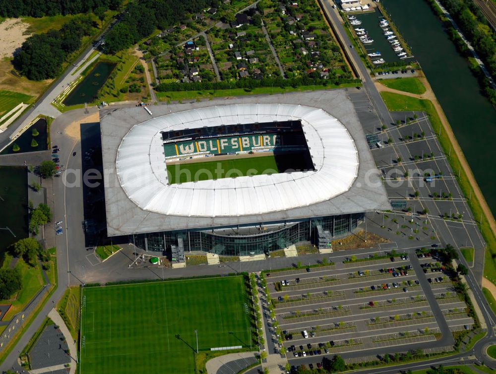 Wolfsburg from above - Blick auf die Volkswagen Arena in den Allerwiesen 1 in 38446 Wolfsburg. Das moderne Stadion ist Heimstätte des VfL Wolfsburg. View of the Volkswagen Arena in Wolfsburg Allerwiese 1 in 38 446. The modern stadium is home to VfL Wolfsburg.