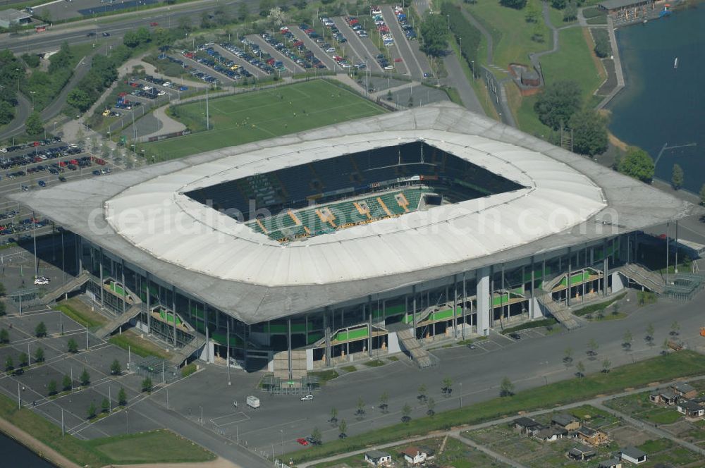 Aerial photograph Wolfsburg - Blick auf die Volkswagen Arena Wolfsburg (Stadion Wolfsburg). Die Stadionkapazität beträgt 30000. Kontakt: fussball@vfl-wolfsburg.de; Tel. 05361-89 03 0