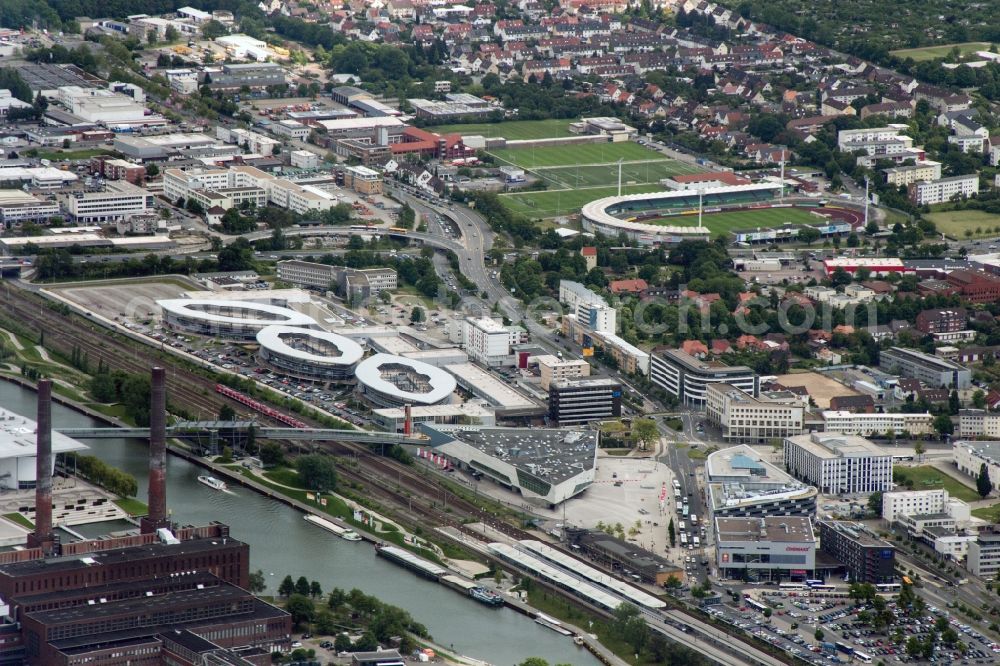 Aerial photograph Wolfsburg - View of the Volkswagen plant in Wolfsburg. The Volkswagen plant in Wolfsburg is, with its production facilities, the parent company of Volkswagen AG. It was built from the late 1930s, portions of the work are now protected as an industrial monument