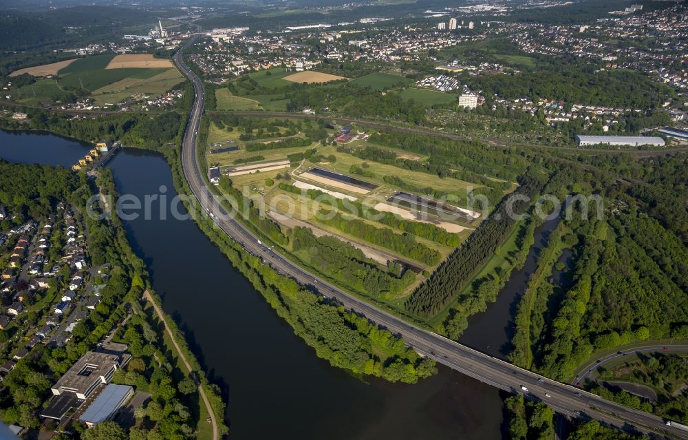 Herdecke from the bird's eye view: River Ruhr at the power plant pin mill with pool Herdecke in Herdecke in North Rhine-Westphalia