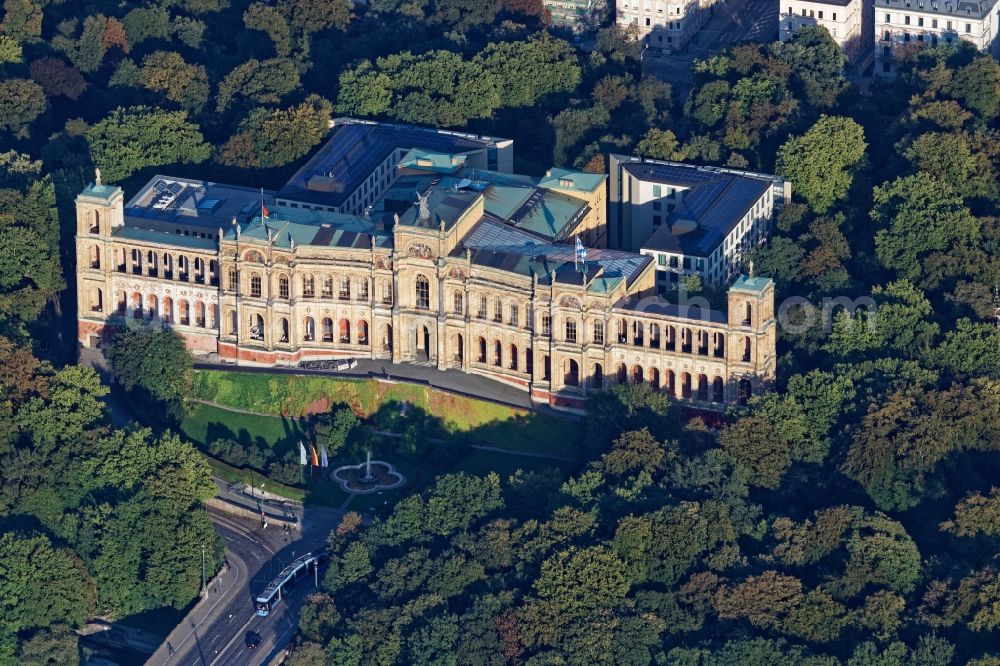 Aerial photograph München - The Maximilianeum in Munich Haidhausen in the state of Bavaria. The historic building on the Isar-Hochufer at Maximiliansbruecke is home to the Maximilianeum Foundation and is the seat of the Bavarian State Parliament