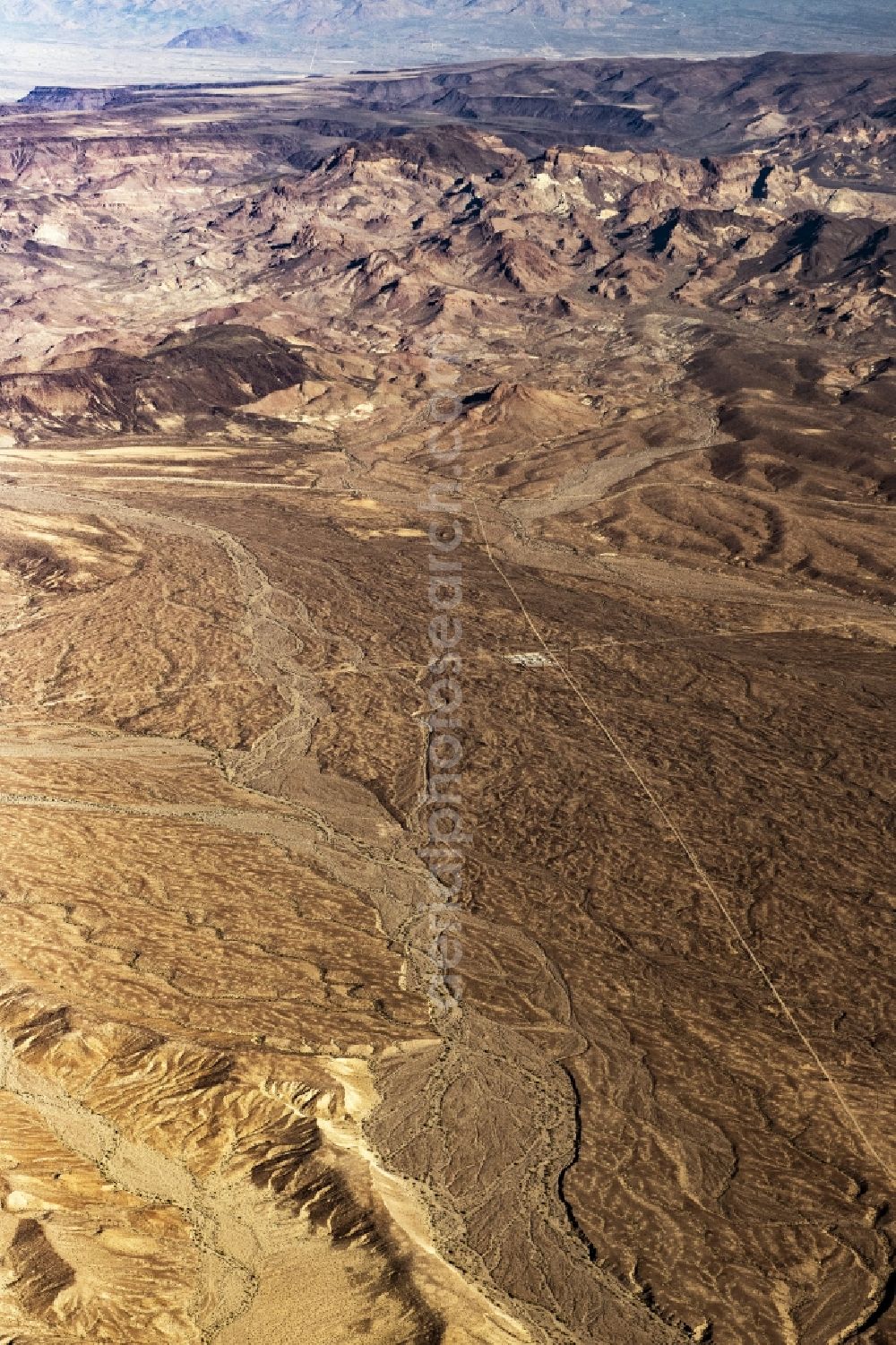 Aerial photograph Mohave Valley - Valley landscape surrounded by mountains in Mohave Valley in Arizona, United States of America