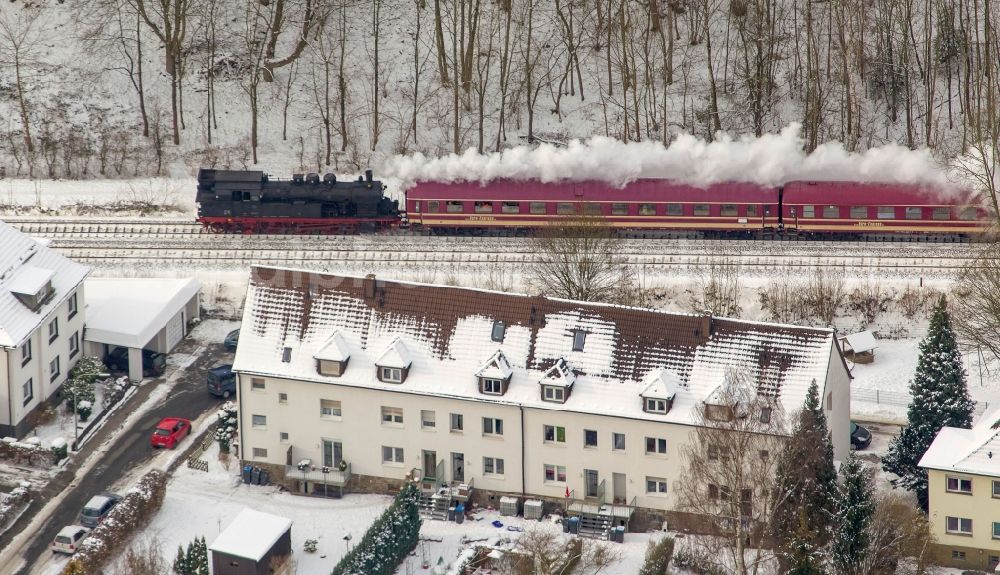 Arnsberg from the bird's eye view: Of historic steam locomotive drawn traditional train at the station in Arnsberg in North Rhine-Westphalia