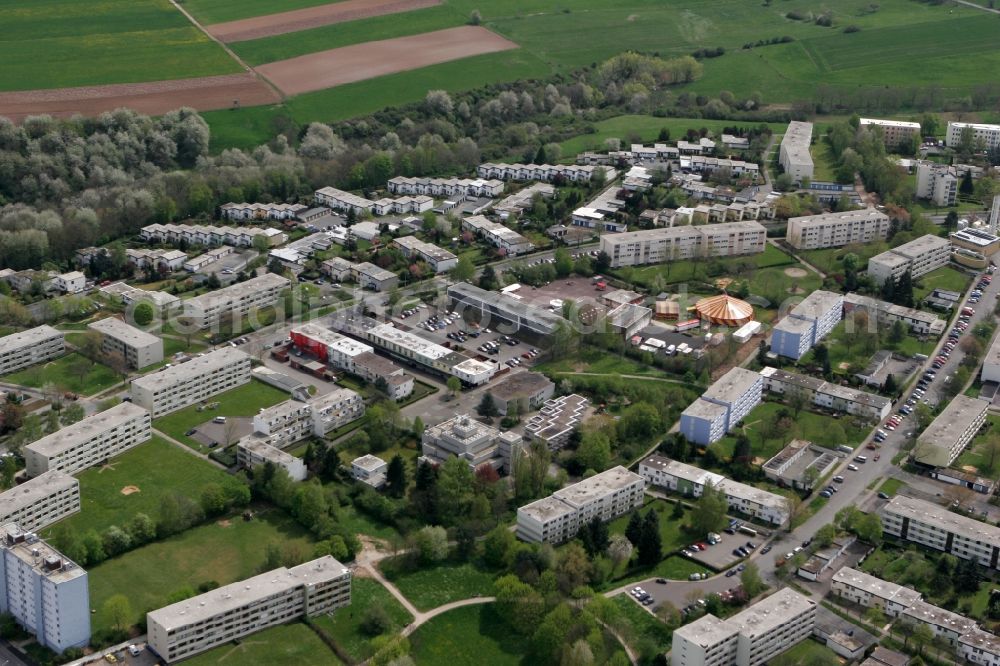 Trier Mariahof from the bird's eye view: Mariahof located in the green on the Muhlenberg. The characteristic features of the new housing estate is one of the even distribution of homes, row houses and multi-storey apartment buildings. The residential area is located in Trier in Rhineland-Palatinate