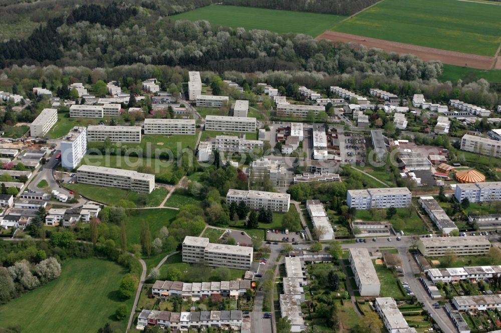 Trier Mariahof from above - Mariahof located in the green on the Muhlenberg. The characteristic features of the new housing estate is one of the even distribution of homes, row houses and multi-storey apartment buildings. The residential area is located in Trier in Rhineland-Palatinate