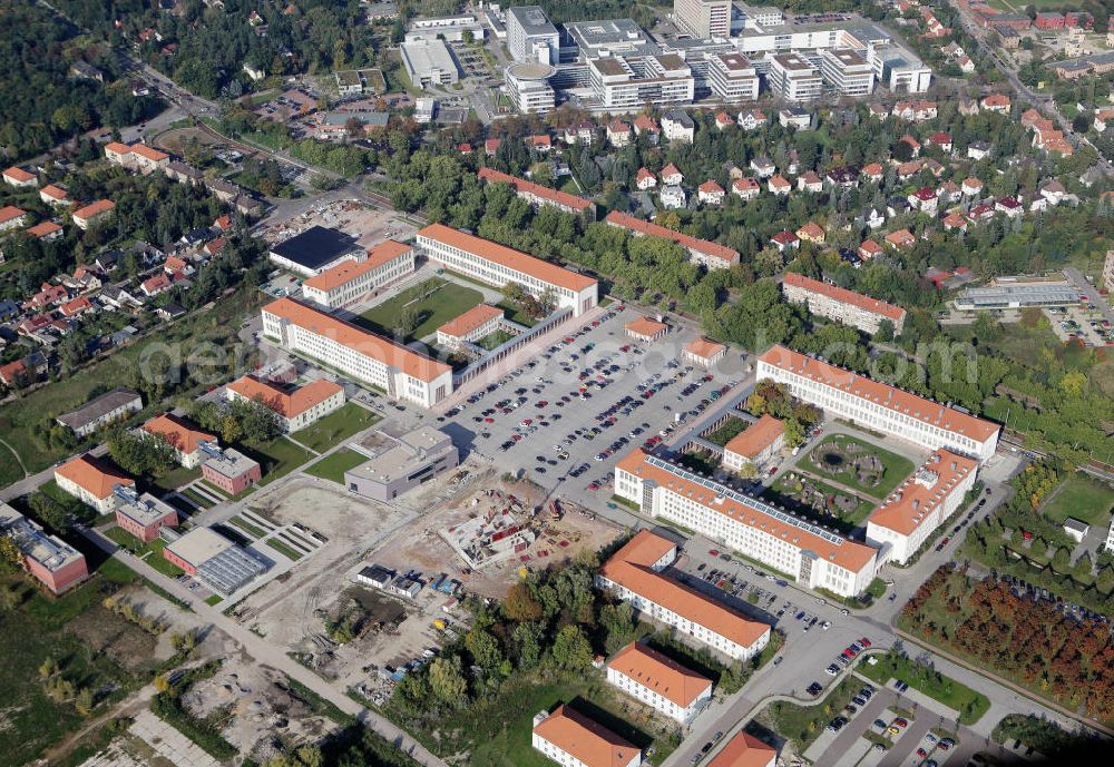 Aerial photograph HALLE - Der Von-Seckendorff-Platz mit der Martin-Luther-Universität und das Universitätsklinikum Kröllwitz in Halle an der Saale in Sachsen-Anhalt. The Von-Seckendorff-Platz with the Martin-Luther-University and the university hospital Kröllwitz in Halle in Saxony-Anhalt.