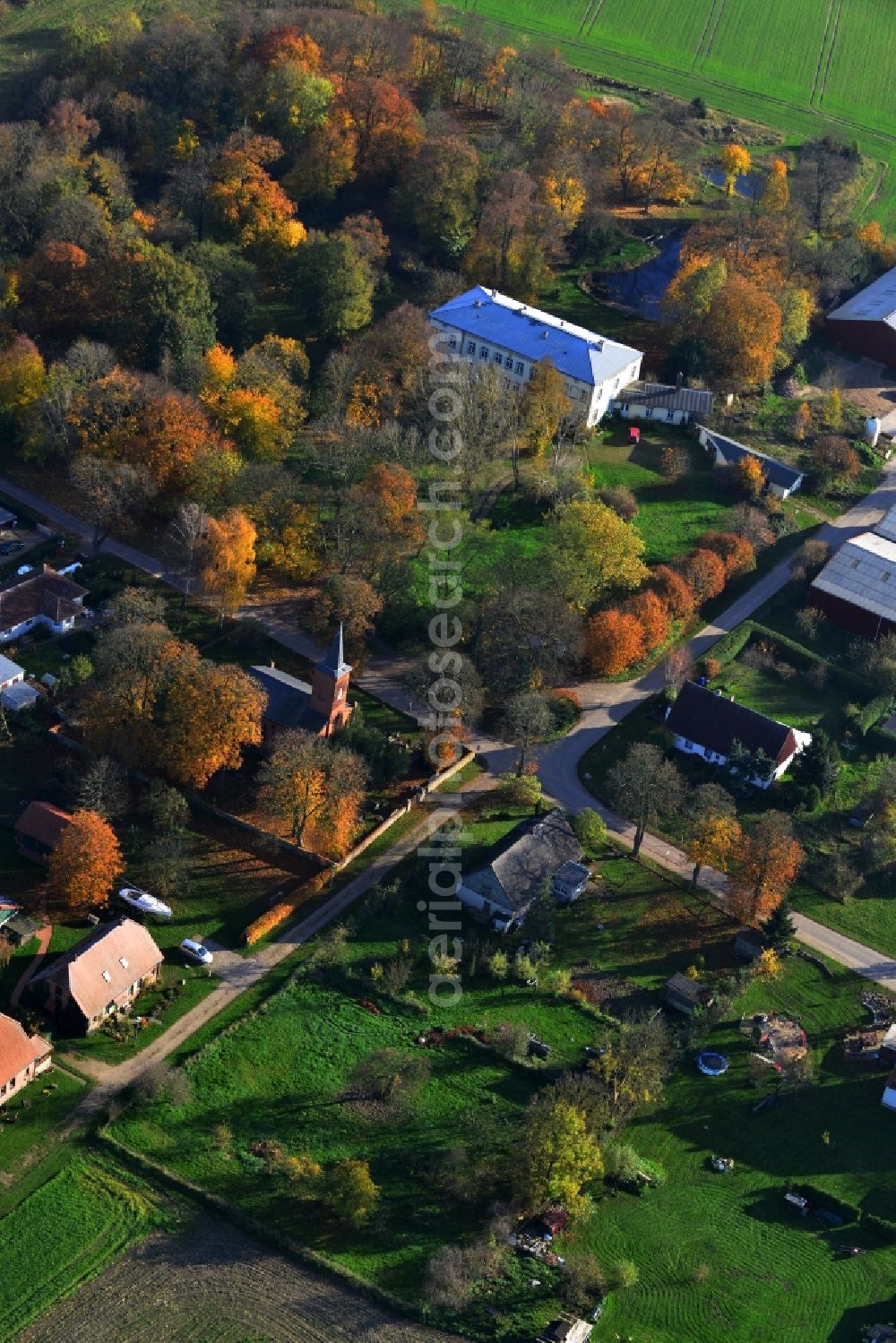 Eichhorst Liepen from the bird's eye view: View of the Von-Thuenen-Strasse in the district Liepen in Eichhorst in the state Mecklenburg-West Pomerania