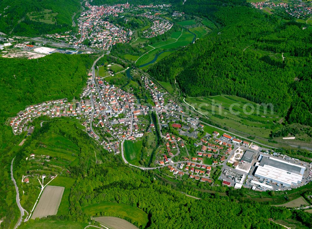 Aerial image Gerhausen - Surrounded by forest and forest areas center of the streets and houses and residential areas in Gerhausen in the state Baden-Wuerttemberg, Germany