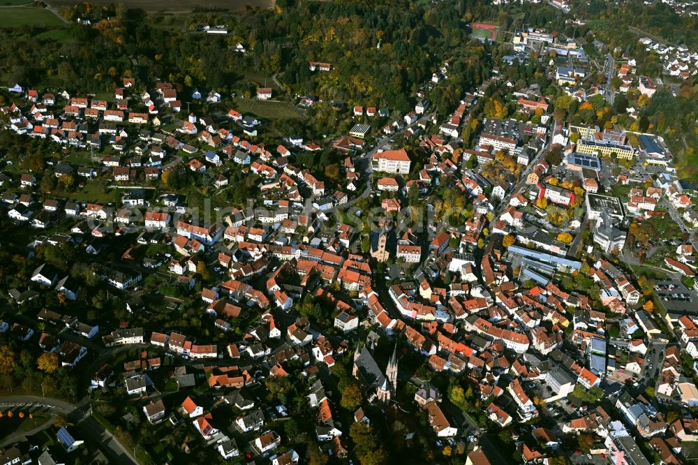 Aerial image Kusel - Surrounded by forest and forest areas center of the streets and houses and residential areas in Kusel in the state Rhineland-Palatinate, Germany