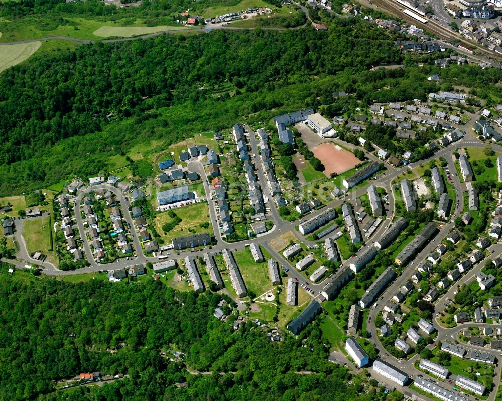 Aerial photograph Oberstein - Surrounded by forest and forest areas center of the streets and houses and residential areas in Oberstein in the state Rhineland-Palatinate, Germany