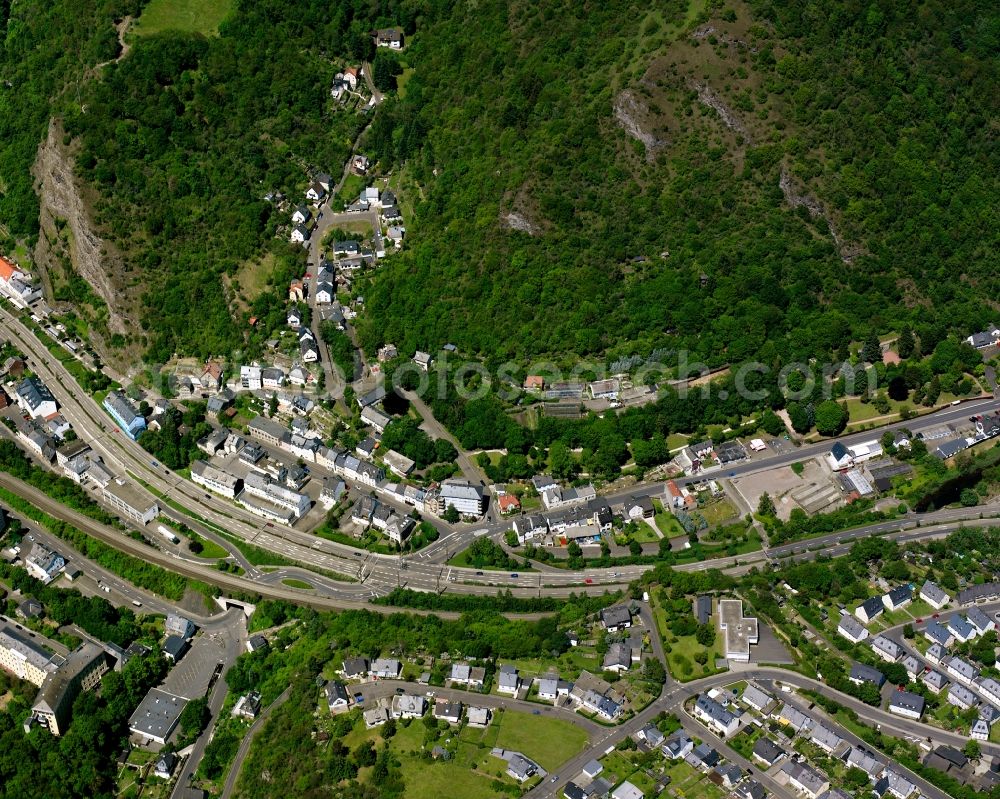 Aerial image Oberstein - Surrounded by forest and forest areas center of the streets and houses and residential areas in Oberstein in the state Rhineland-Palatinate, Germany