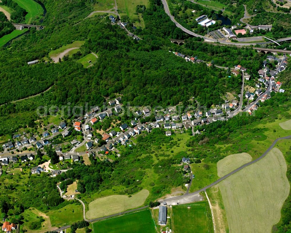 Aerial photograph Oberstein - Surrounded by forest and forest areas center of the streets and houses and residential areas in Oberstein in the state Rhineland-Palatinate, Germany