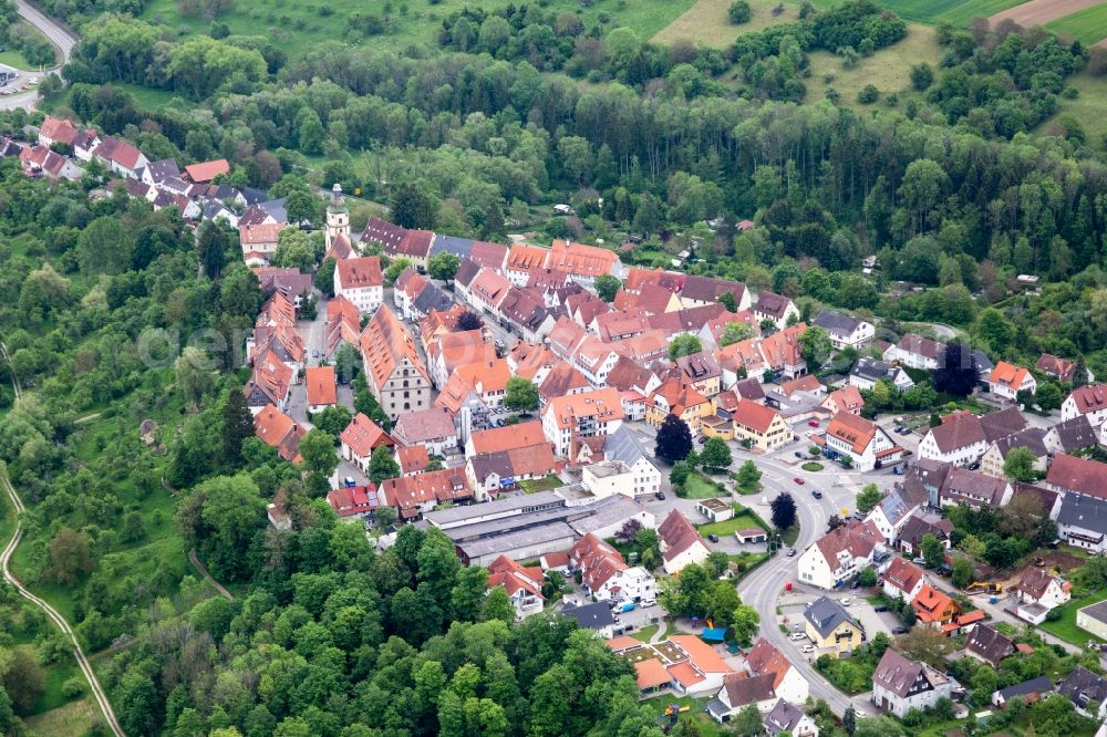 Rosenfeld from the bird's eye view: Surrounded by forest and forest areas center of the streets and houses and residential areas in Rosenfeld in the state Baden-Wurttemberg, Germany