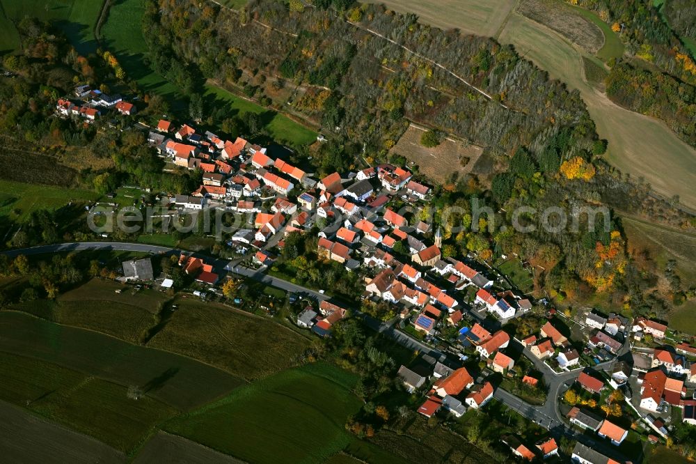 Aerial photograph Unkenbach - Surrounded by forest and forest areas center of the streets and houses and residential areas in Unkenbach in the state Rhineland-Palatinate, Germany