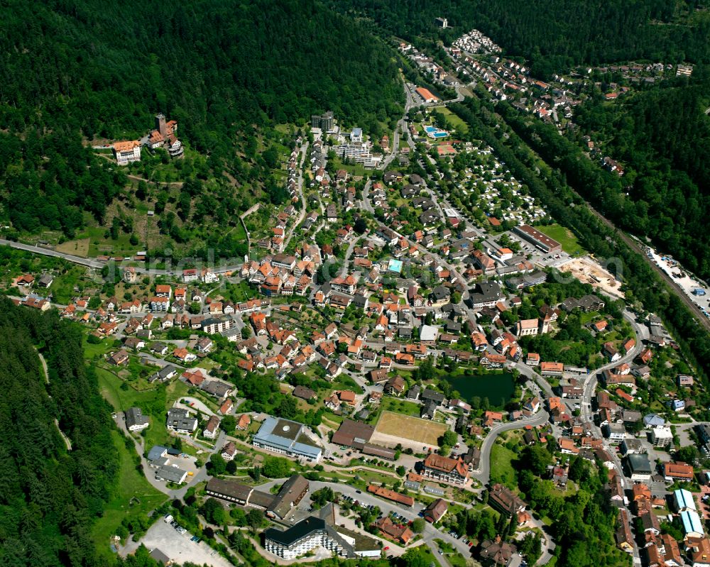 Aerial photograph Bad Liebenzell - Urban area with outskirts and inner city area surrounded by woodland and forest areas in Bad Liebenzell in the state Baden-Wuerttemberg, Germany