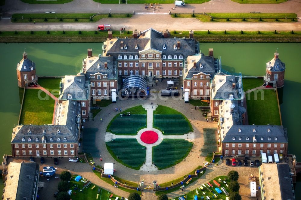 Nordkirchen from the bird's eye view: Preparations for an event on the premises of Chateau Nordkirchen in Nordkirchen in the state North Rhine-Westphalia